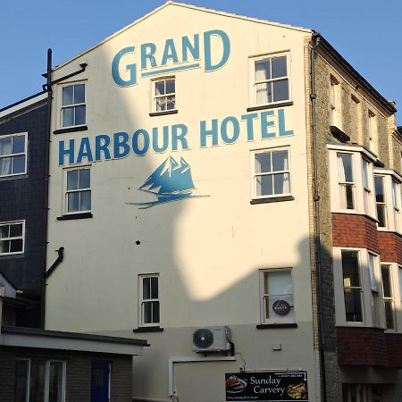 The Grand Harbour Hotel 일프러컴 외부 사진